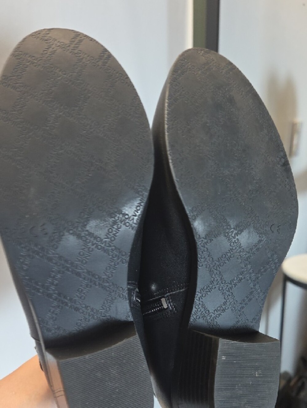 Vionic Black Leather Ankle Bootie with Buckle Accent Size 7.5 - Picture 6 of 9